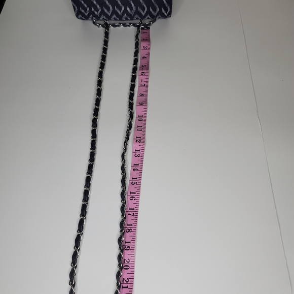 Cross body and shoulders bag. - Picture 4 of 12